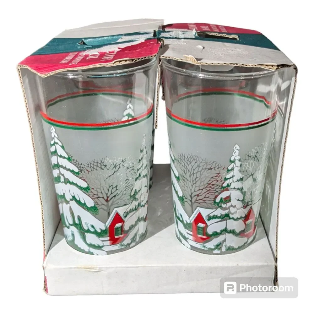 CHRISTMAS TUMBLERS Glasses SET of 4 Komodo Intl 16oz Winter Scene VINTAGE